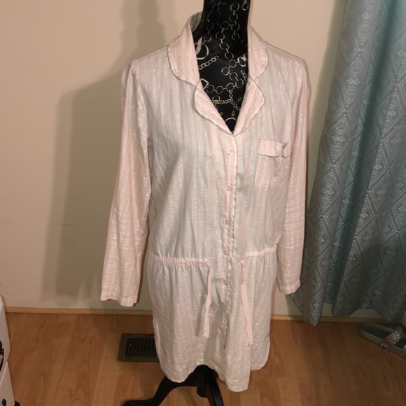 Victoria’s Secret Robe - Picture 2 of 5